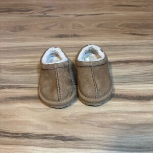 Target Toddler Size 5C Tan Slip-On House Slippers Comfortable Cozy Kids Casual